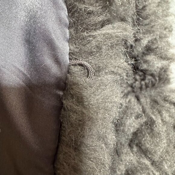 Vintage Faux Fur Shearling Gray Hip Length Hook Closure Boho 70s Vest Size Small - Picture 5 of 10
